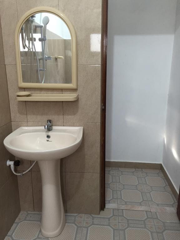 Yaarl Holiday Inn جافنا المظهر الخارجي الصورة