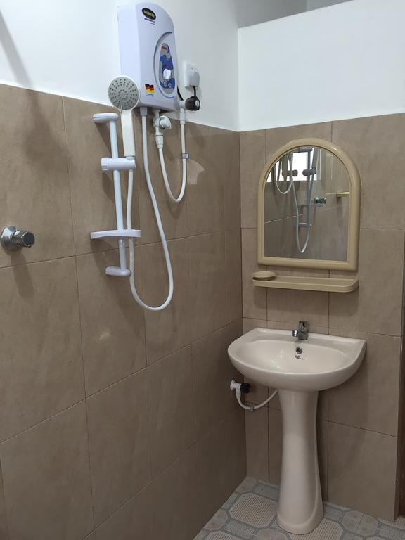 Yaarl Holiday Inn جافنا المظهر الخارجي الصورة