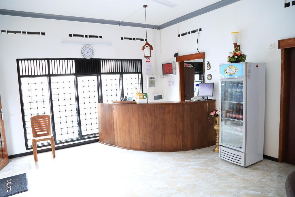 Yaarl Holiday Inn جافنا المظهر الخارجي الصورة