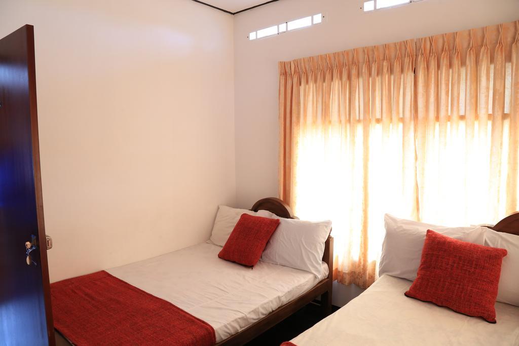 Yaarl Holiday Inn جافنا المظهر الخارجي الصورة